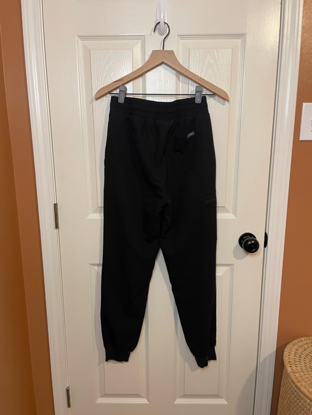 Figs Zamora Jogger Scrub Pants in Black Size Small - Picture 8 of 9